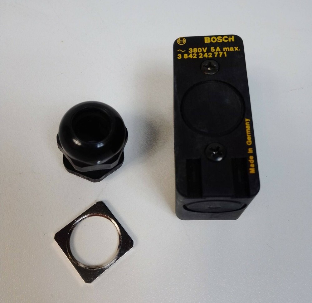 Bosch 3 842 242 711 Plug