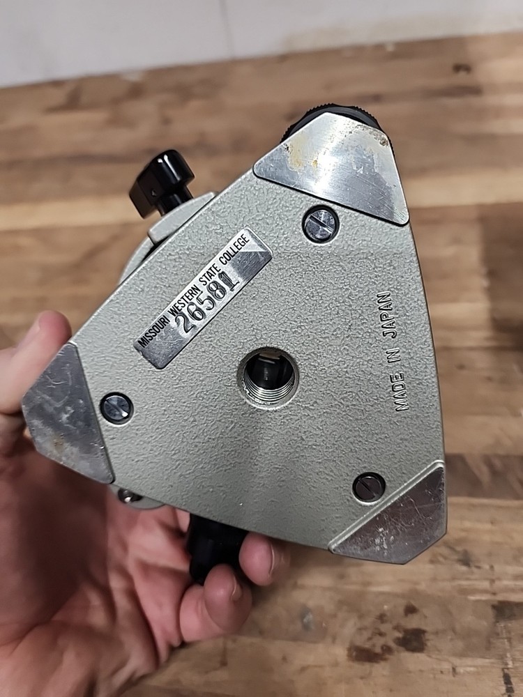 Tribrach Without Optical Plummet Grey TOPCON