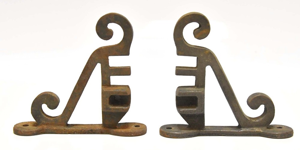 VINTAGE UNIQUE CAST IRON WALL MOUNT SHELF BRACKET BRACES