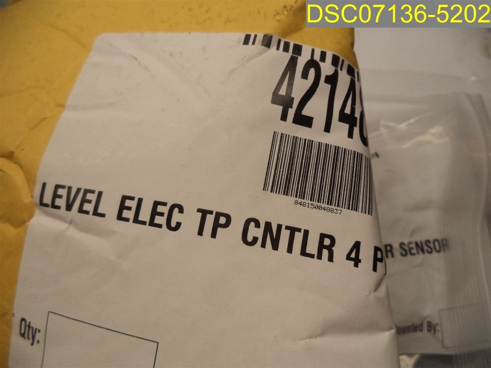 NO JACKS: Includes Wire Harnesses/Hardware Lippert Ground Control 3.0 2021106810
