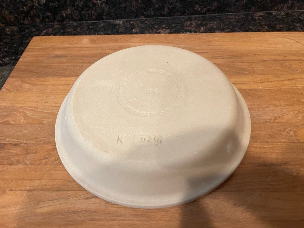 Pampered chef 10inch pie plate