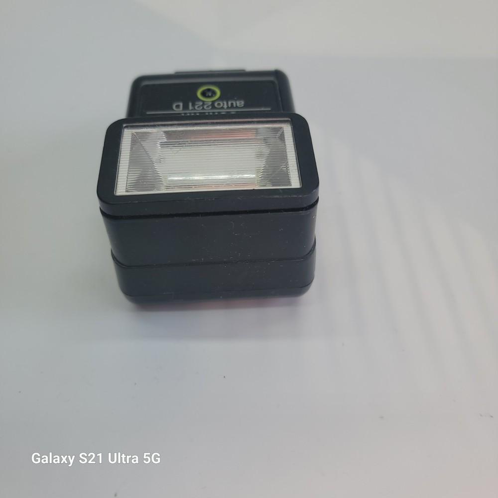 SunPak Auto 221 D Camera Flash Universal - Tested, Works!