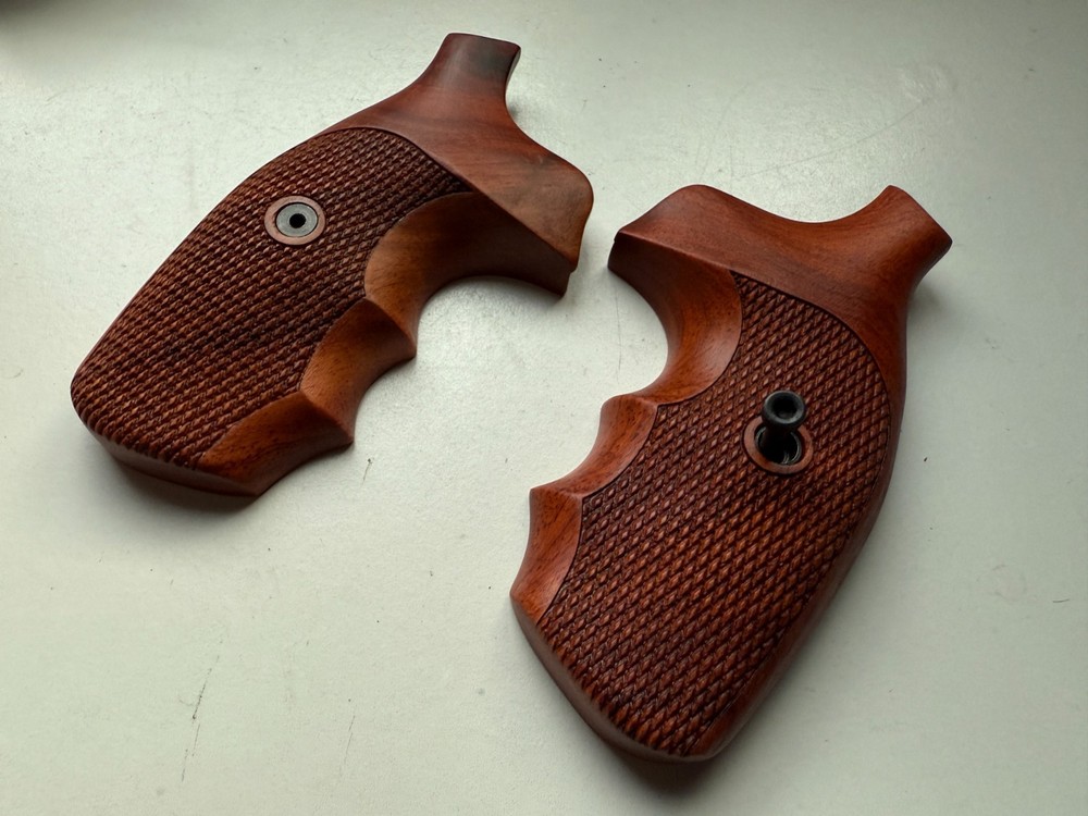 Wood Grip for Colt D Frame Short Butt Diamond Back Checkered open Back