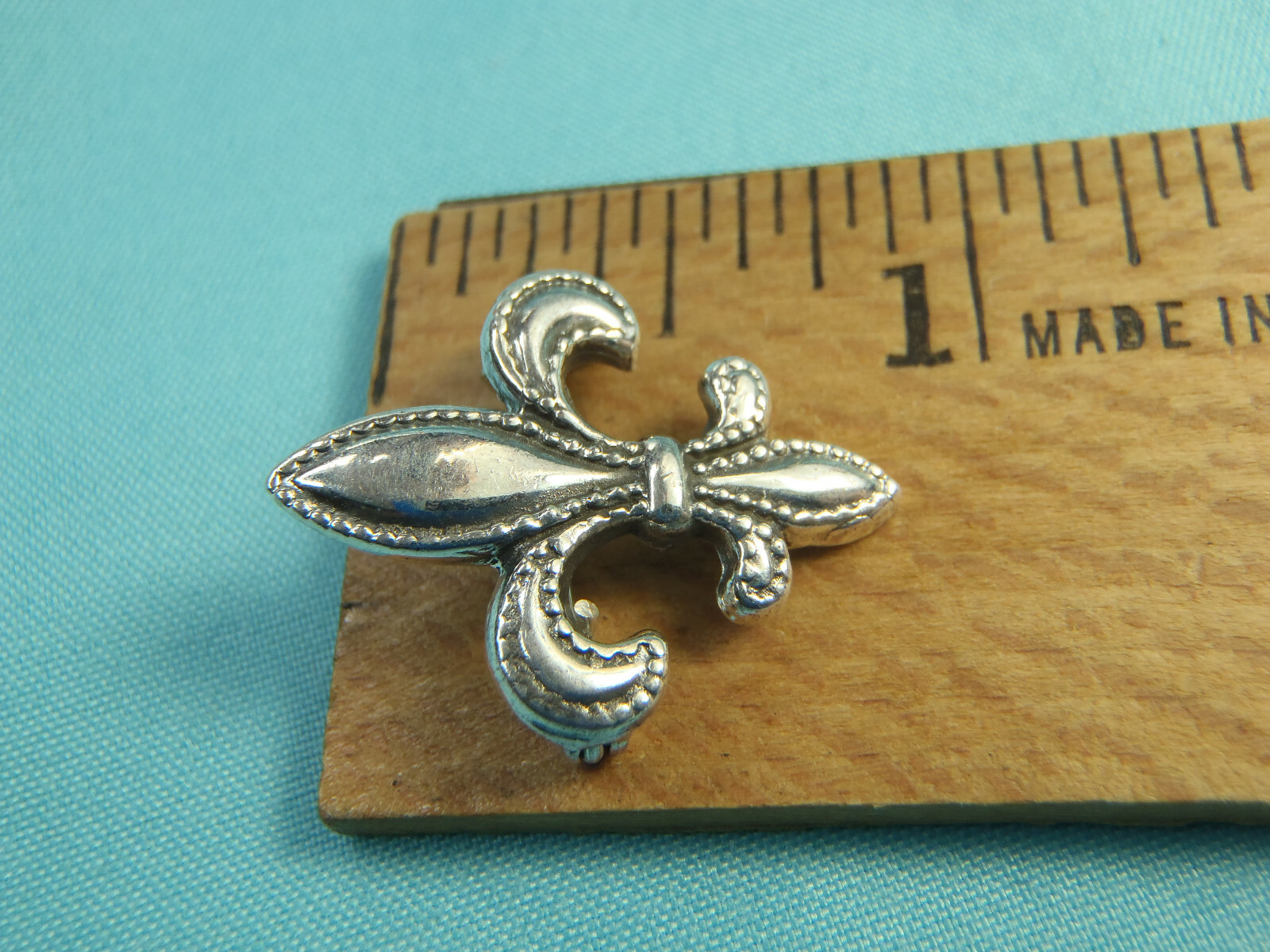 Estate Sterling Silver Fleur De Lis Brooch Pin Pendant 23mm x 19mm 2.0 Grams