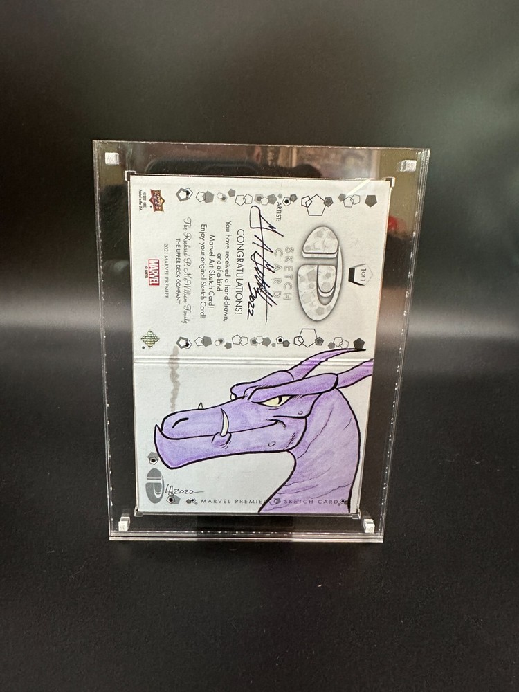 Marvel Magnetic Sketch Booklet Card Holder Display Case 2 Panel 1 Hinge Clear