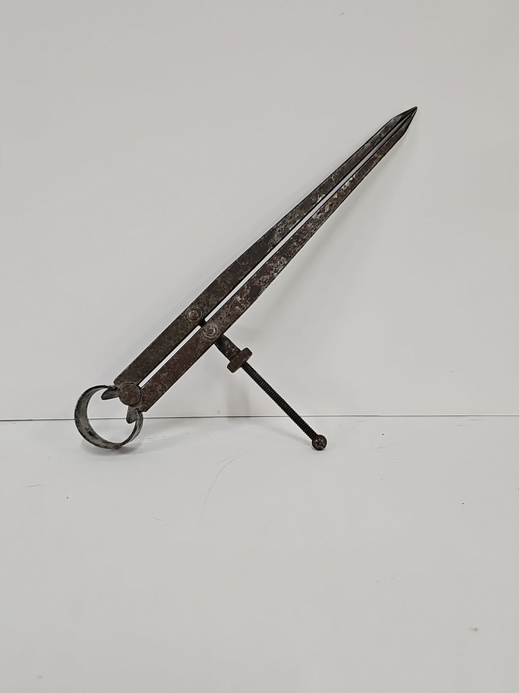 9" Straight Callipers Spring Inside Flat Legs