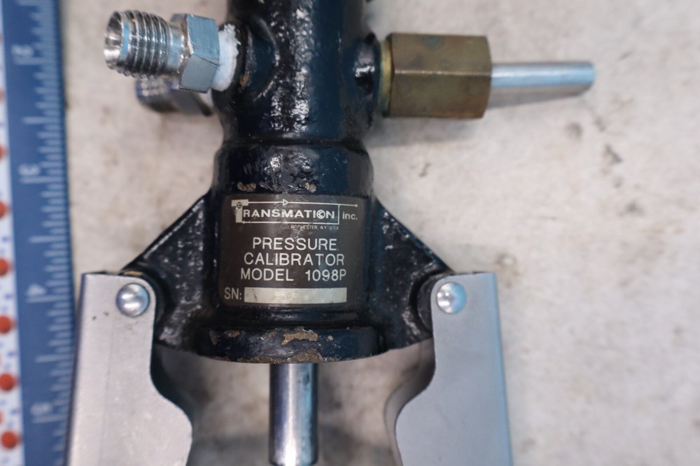 Transmation Pressure Calibrator 1098P Hand Pump