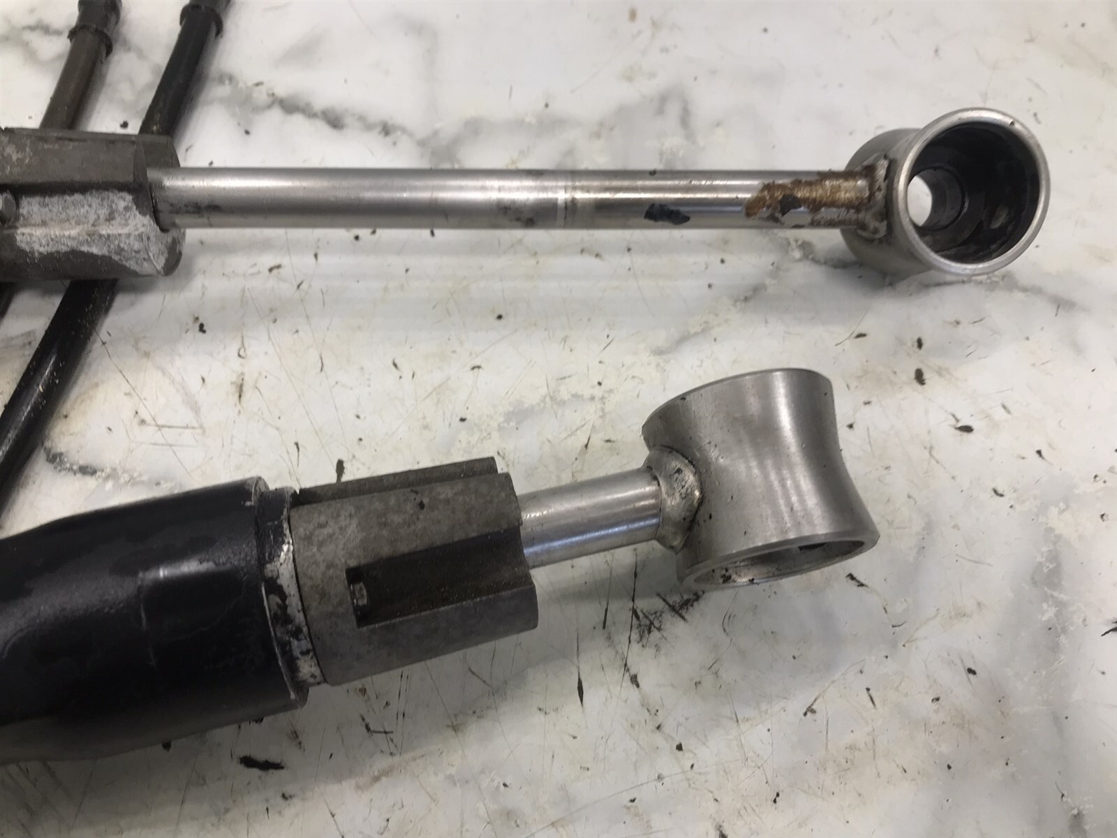 Mercury marine MerCruiser Alpha Bravo trim tilt lift hydraulic cylinders NO SALT