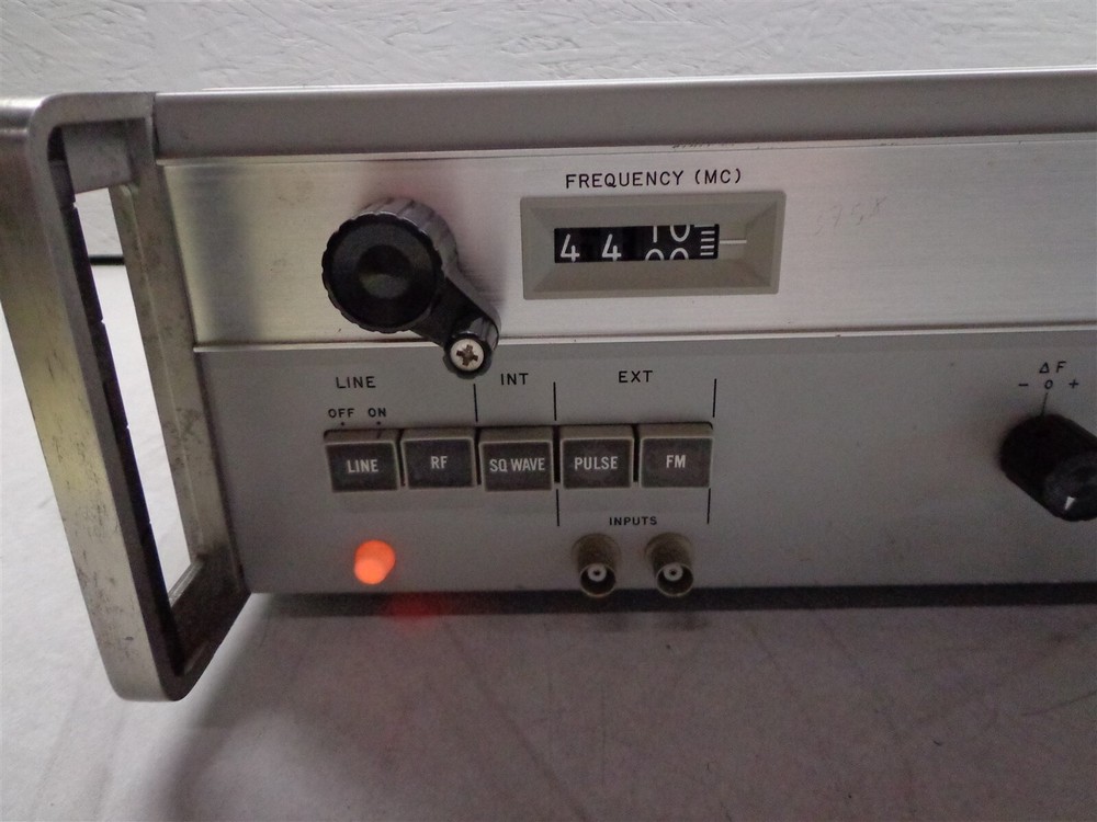 HP 8616B Signal Source