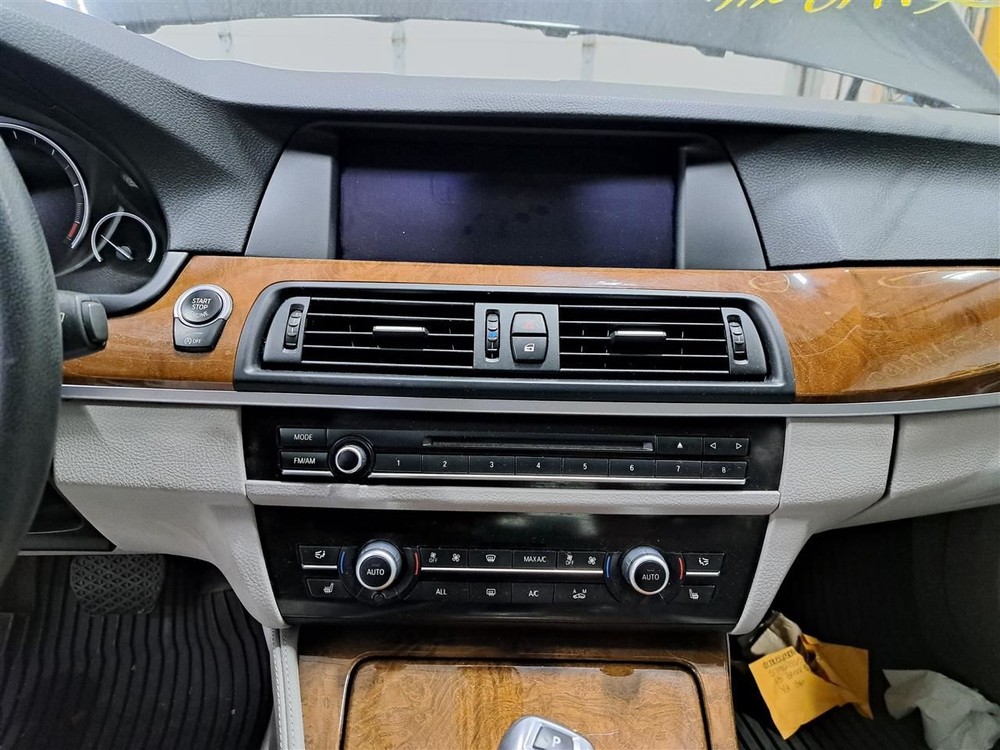 2013 528i Camera/Projector Sku#4205325