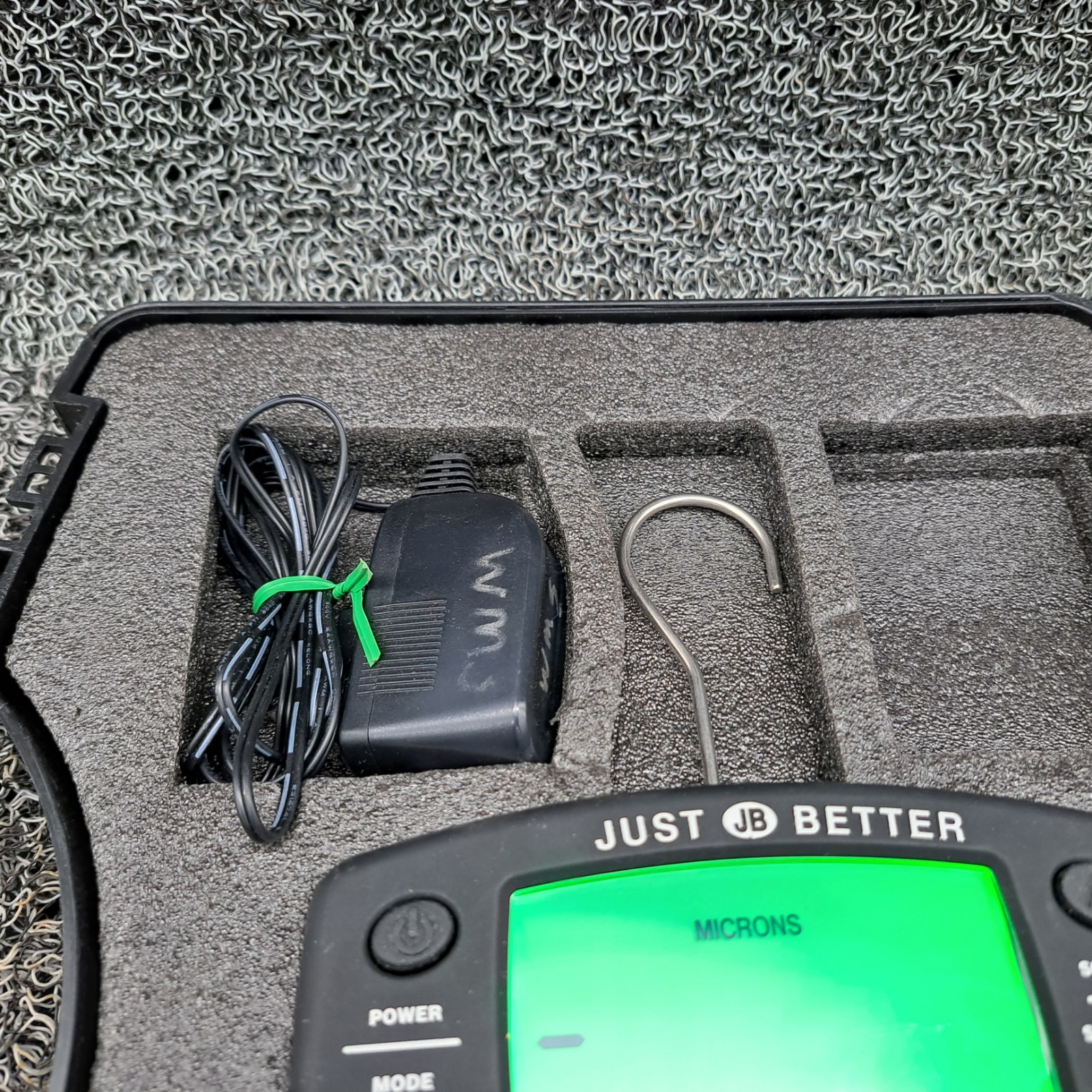 JB Just Better DV-41 Supernova Micron Vacuum Gauge w/ Case & AC Adapter