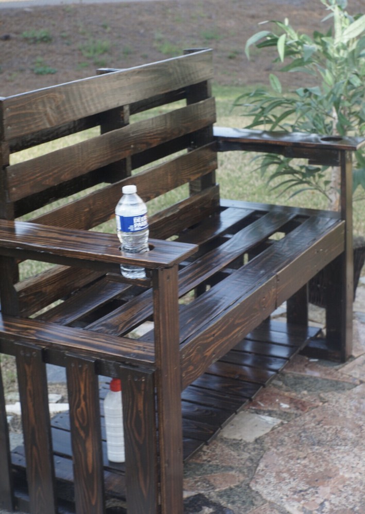Outdoor Pallet Bench
