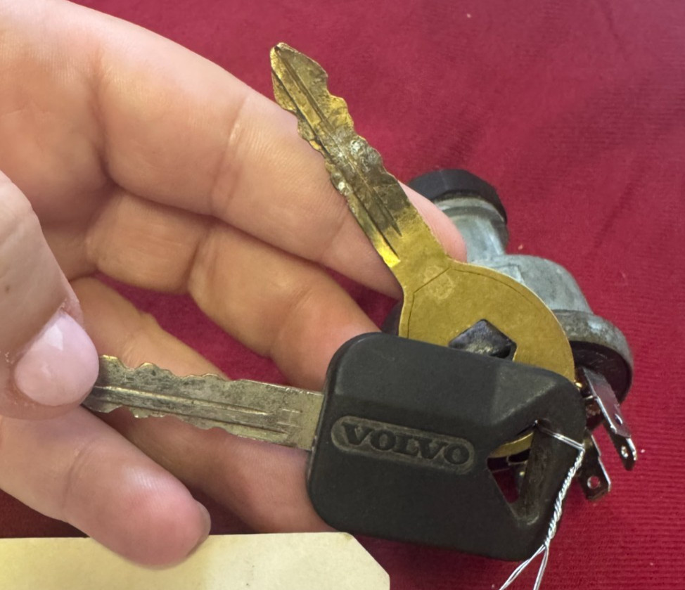 21780553 VOLVO VNL 2006 IGNITION SWITCH