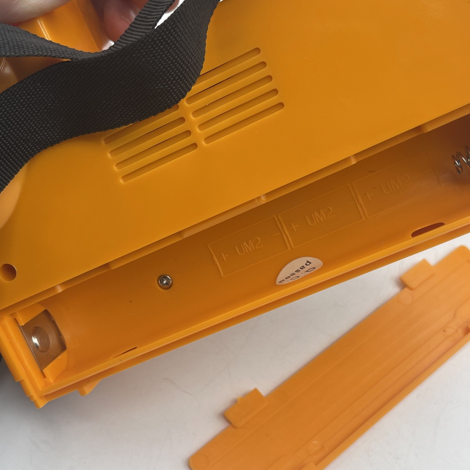 Vintage Pomtrex Multipurpose Radio Flashlight AM/FM Yellow 100-00526 Hong Kong