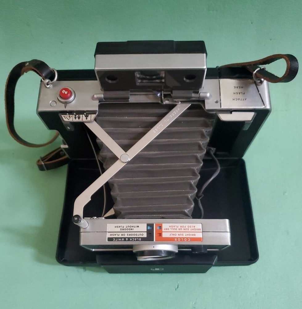 Polaroid Land Camera Automatic 100 Self Containing Plastic Case, Please Read