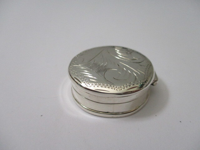 Sterling silver pill box round shape engraved on top solid 925 silver