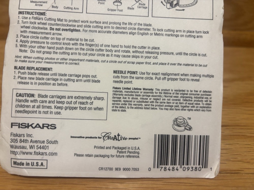 Fiskars Circle Cutter With 2 Replacement Blades 1"-8" Circles