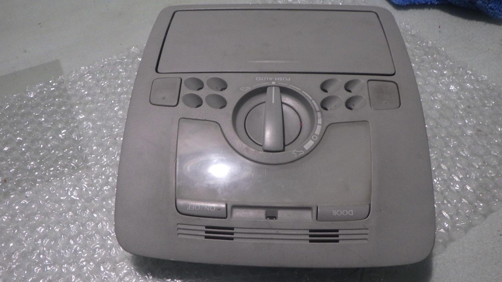 06 LEXUS IS250 Front Console roof