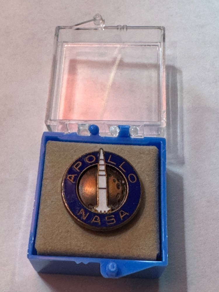 Vintage NASA Official Apollo Program Enamel Lapel Pin