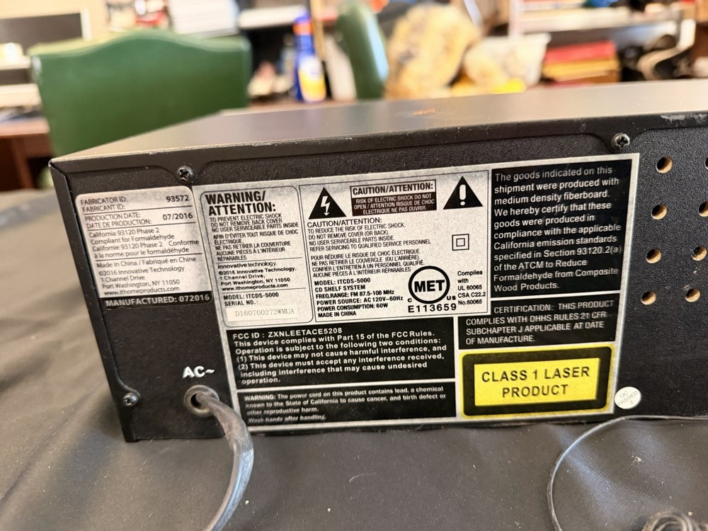 Innovative Technology ITCDS-5000 FM Stereo Receiver/CD/Bluetooth - Untested