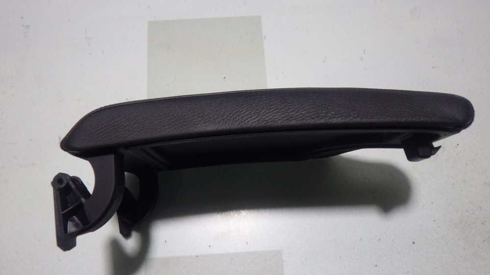 07 BMW 328i CENTER CONSOLE ARMREST