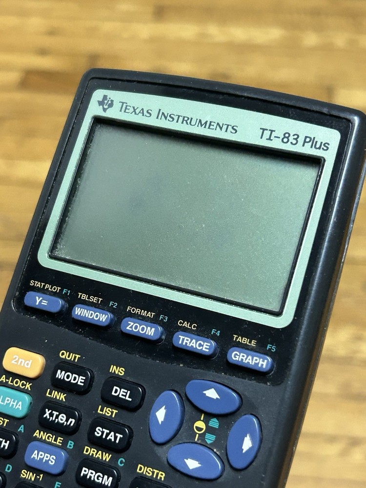 TI-83 Graphic Calculator WORKS
