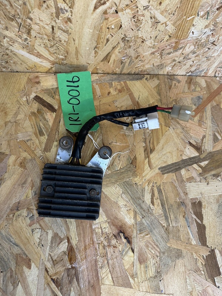 Triumph Sprint st 1050 st1050 2010 Regulator Rectifier