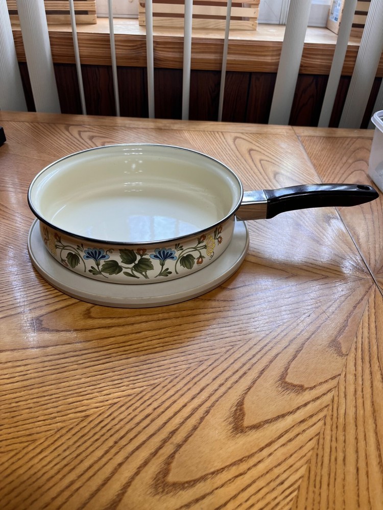 KOBE COOKWARE ENAMELWARE FLORAL PATTERN 9 1/2" SKILLET