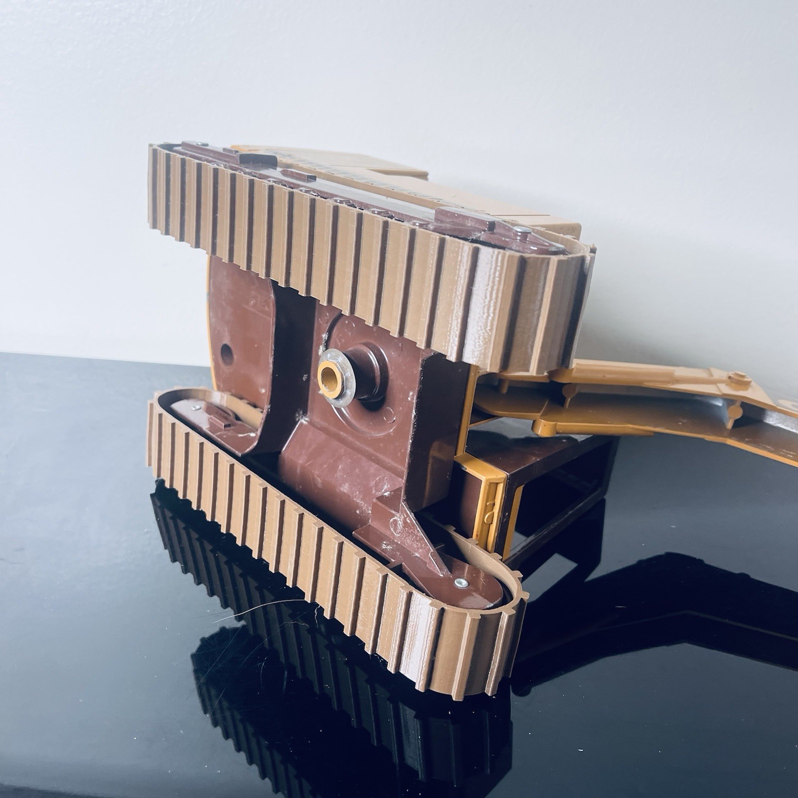 1/16 ERTL CASE Model 688 Excavator Construction Toy With Tracks RARE