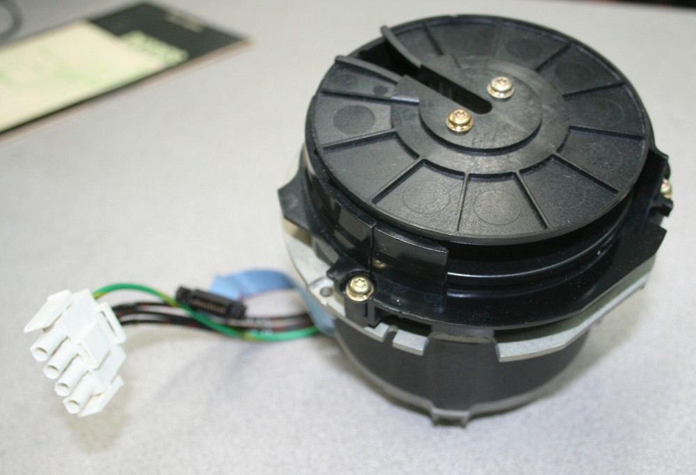 RELIANCE ELECTRIC Motion Control Motor 2002-00-015 model 2002 156502601 Encoder