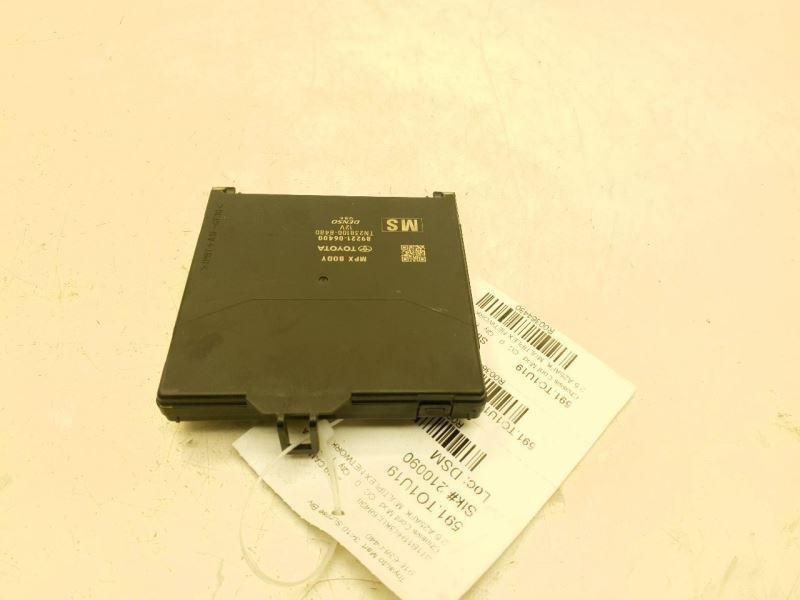 18-20 TOYOTA CAMRY MULTIPLEX CONNECTION BODY CONTROL MODULE ECM ASSEMBLY