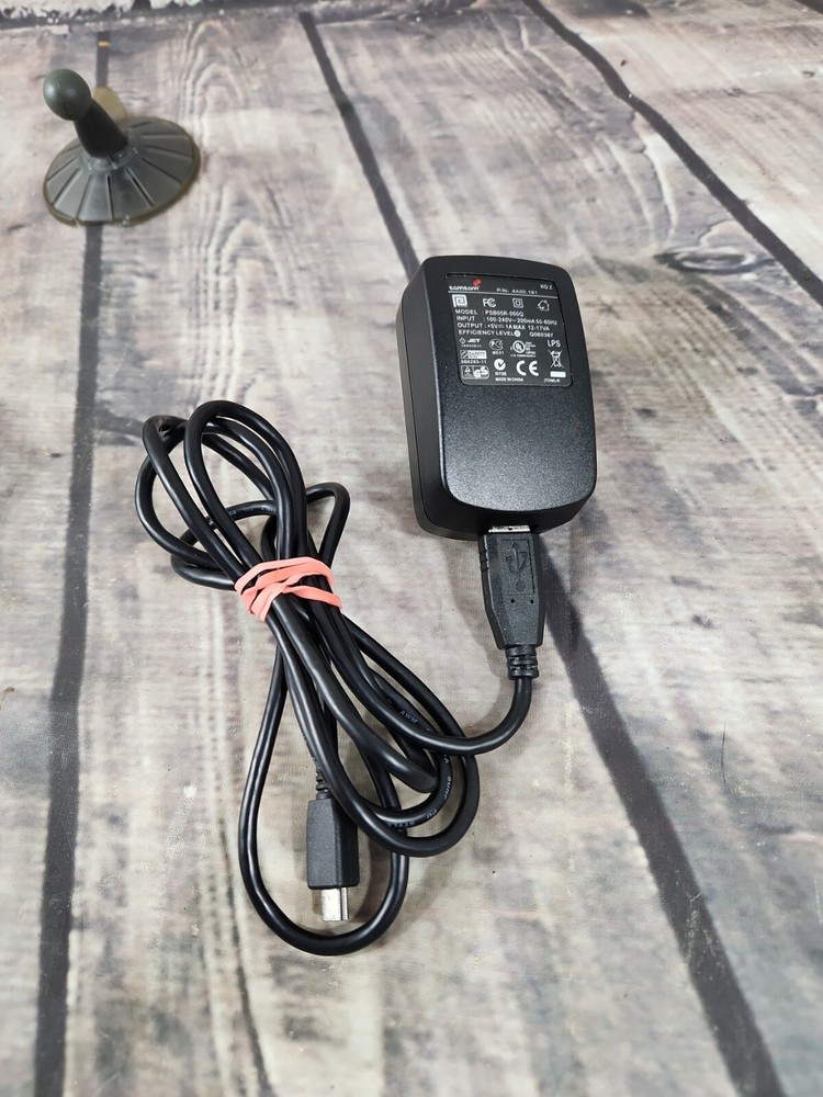 TomTom One 4N00.004.2 Silver Portable LCD Display Bluetooth GPS Navigator System