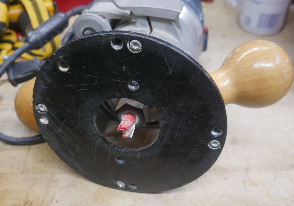 Bosch Model 1617EVS Router corded used