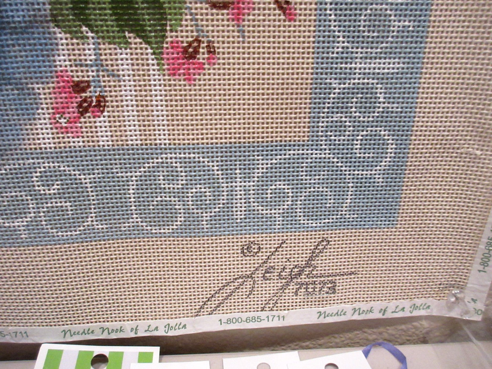 Leigh Designs HYDRANGEA Needlepoint Canvas,Stitch Guide & Threads