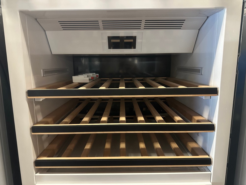 Miele MasterCool Series 24" Panel-Ready Smart Wine Column - KWT2671VIS
