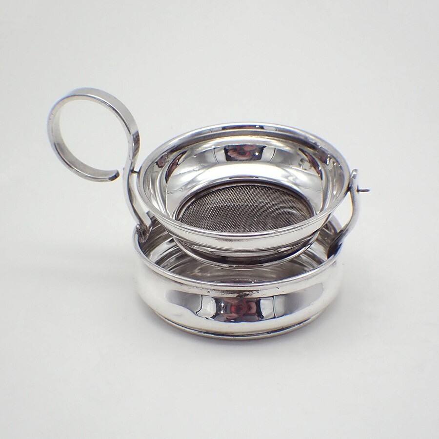 Tea Strainer and Undertray 835 Silver