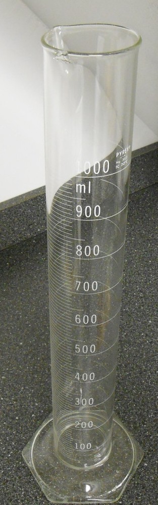 PYREX 1000mL GRADUATED CYLINDER HEX BASE NO. 3022