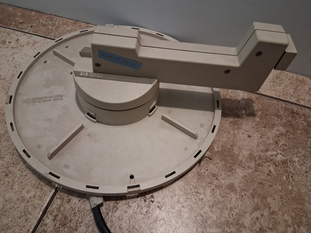 Hewlett Packard HP Autosampler 18596B as is untested