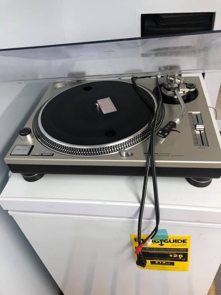 vintage technics turntable 1200