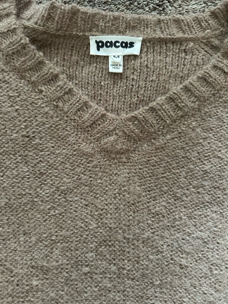 Pacas Sweater Size medium V-Neck