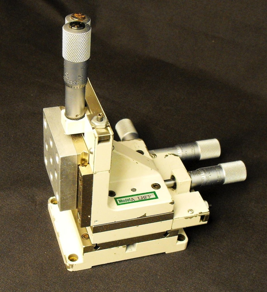 Nice LINE TOOL CO. DUAL MICROMETER FINE FOCUS 3-AXIS LINEAR STAGE Model A LHFF