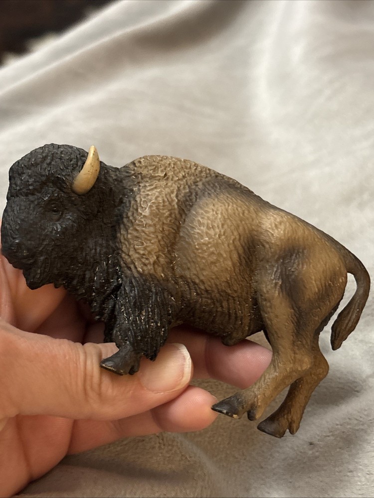schleich animals Buffalo And Bear