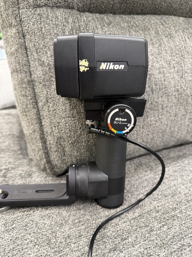 Nikon Speedlight SB-14 & Battery Compartment
