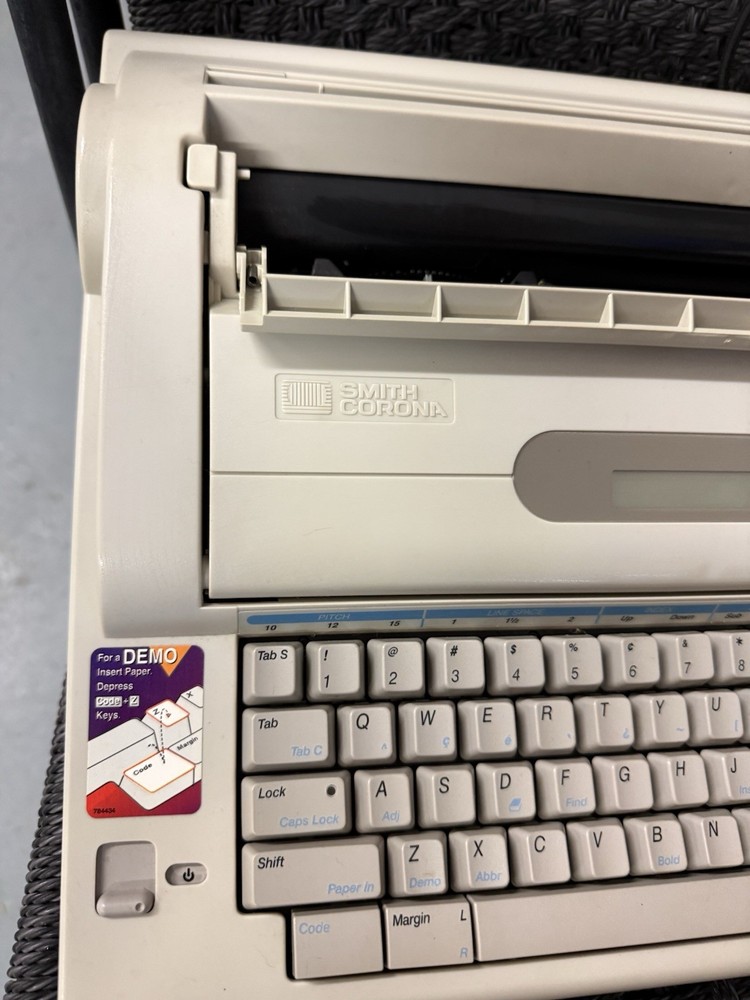 Smith Corona Display Dictionary Typewriter Electric w/ Correction Tested