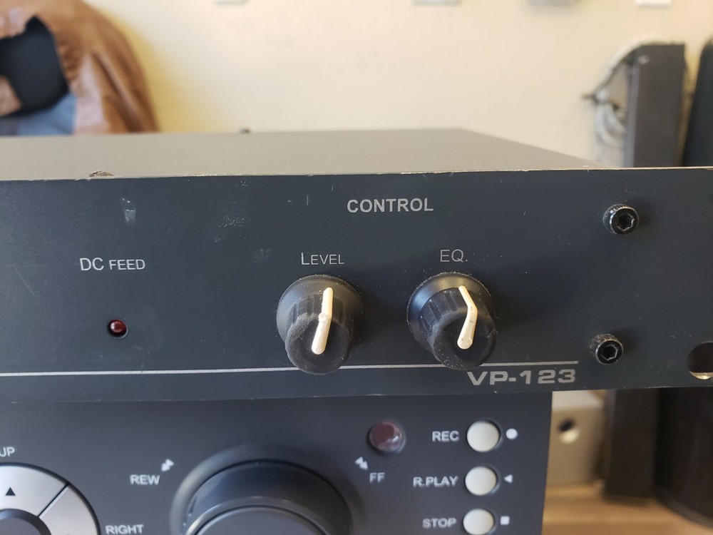 Kramer Electronics VP-123 Rackmount Presentation Amplifier 1:3 RGBHV Distributor