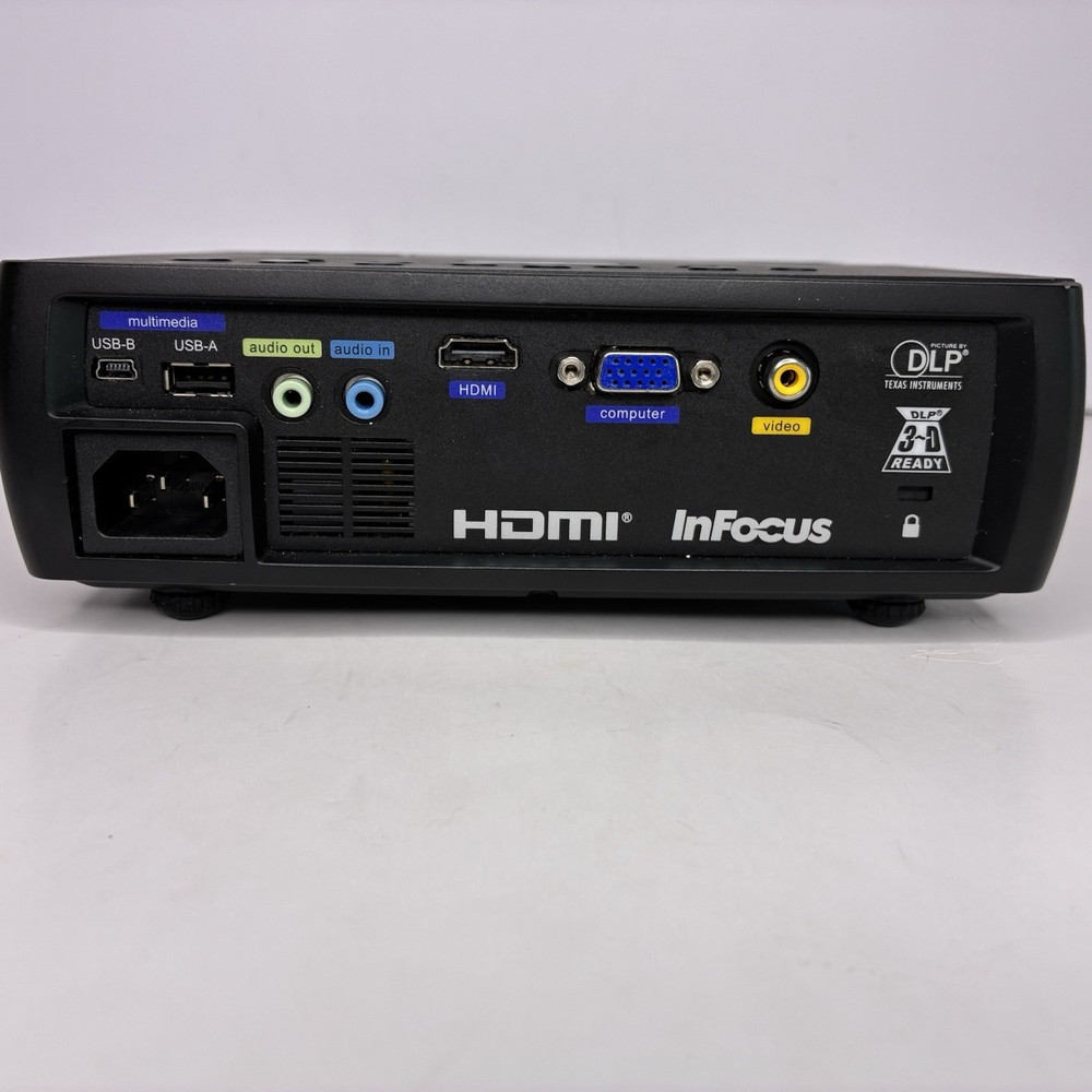 InFocus IN1112A DLP Projector * 105 LAMP HOURS*