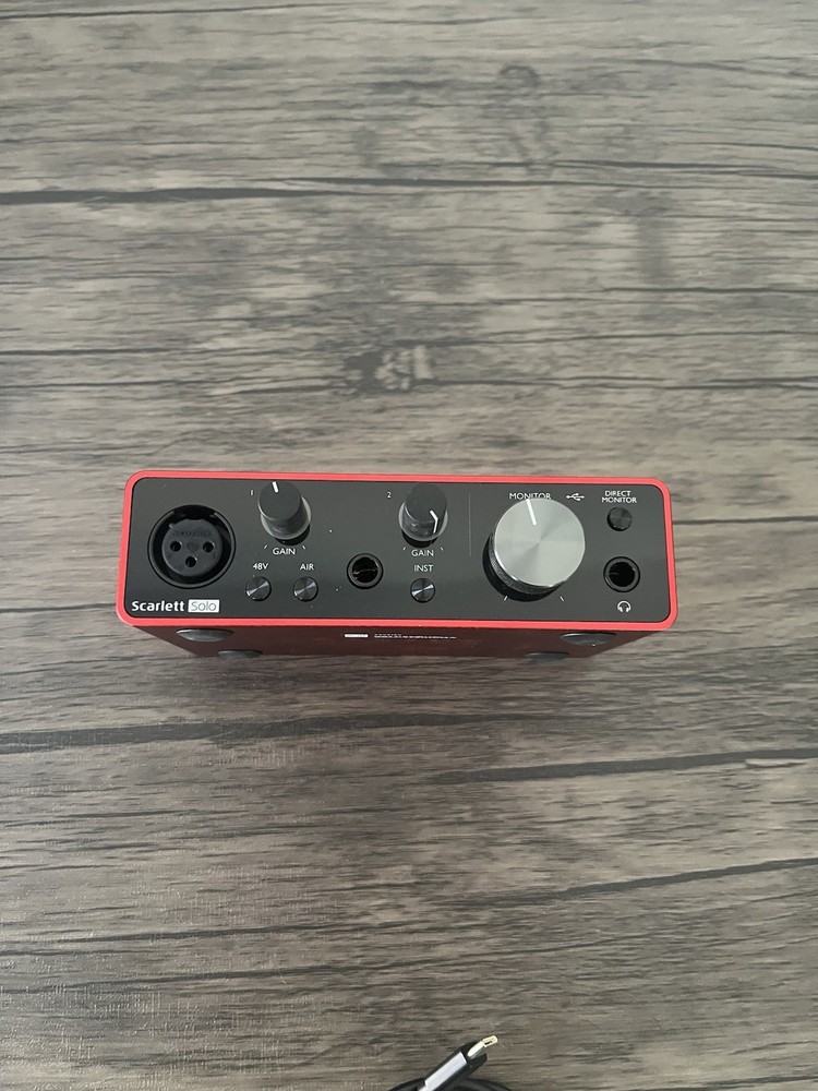 Focusrite Scarlett Solo 3rd Gen USB Audio Interface - Red (Excellent Condition)