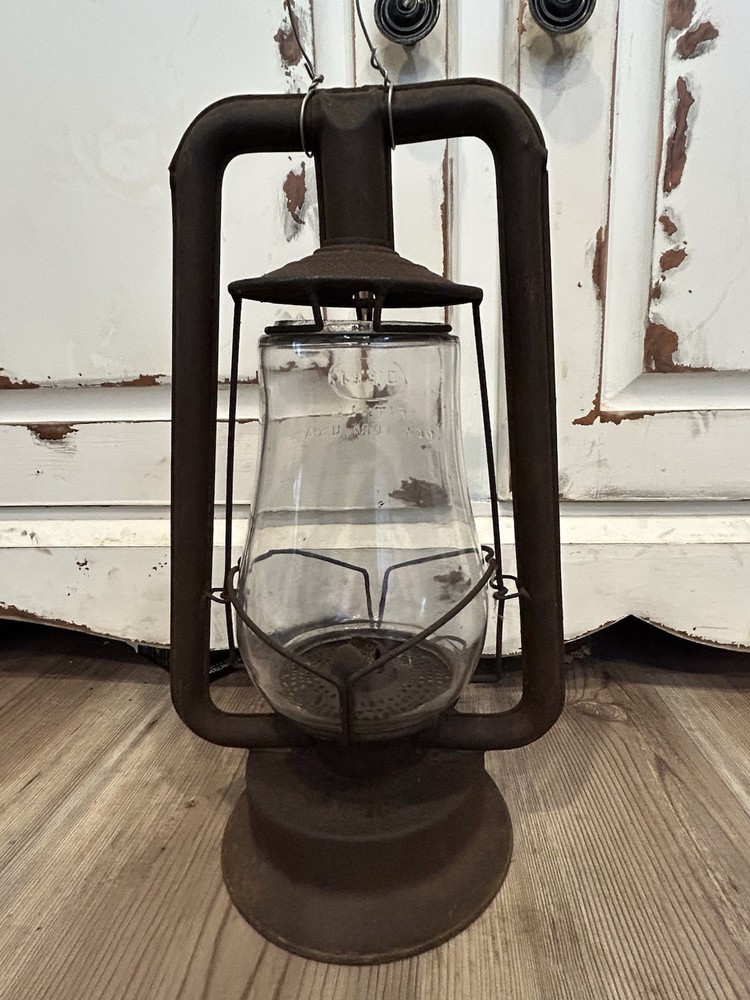 Dietz Vintage Kerosene Lantern