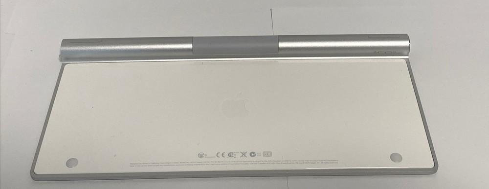 Apple Wireless Bluetooth Magic Keyboard Model No. A1314 - Tested, Working Silver
