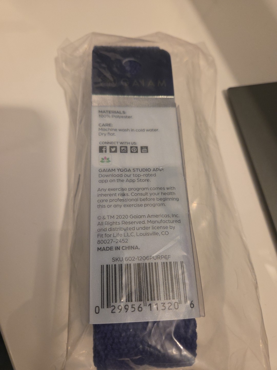 Gaiam Yoga Belt 6ft Gym Fitness Exercise Yoga Strap Purple D-Ring for Stretching